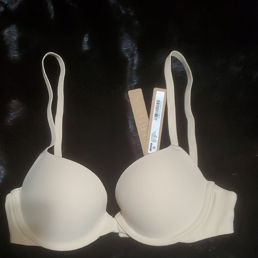 SKIMS FITS EVERYBODY PUSH UP DEMI BRA  ;  COLOR: SAND  SIZE;30B